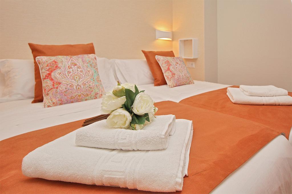 Apartamentos Malagueta Urban Beach Málaga Exteriör bild